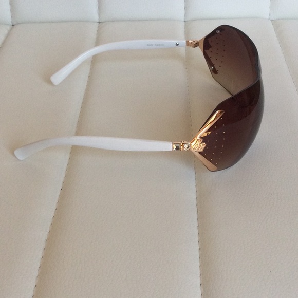 EUC (3) Womens Sunglasses - Picture 4 of 16